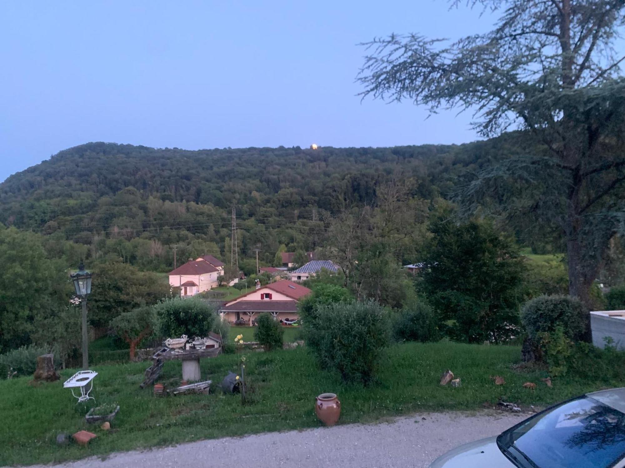 Longue Vue En Arbois Acomodação com café da manhã Exterior foto