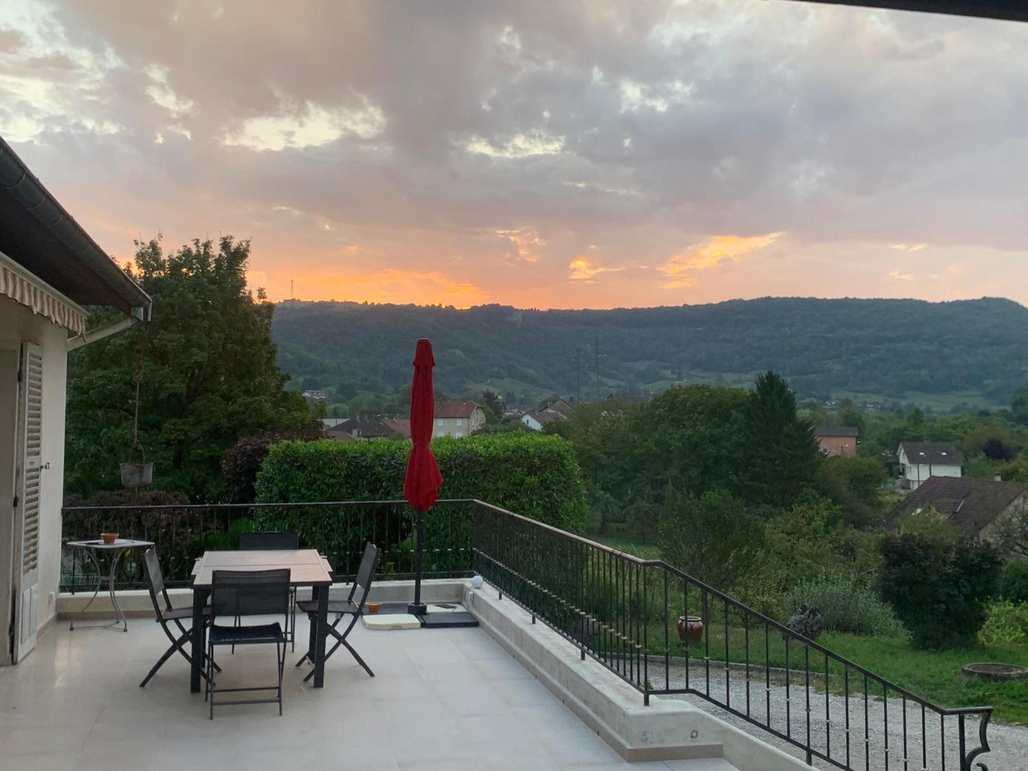 Longue Vue En Arbois Acomodação com café da manhã Exterior foto