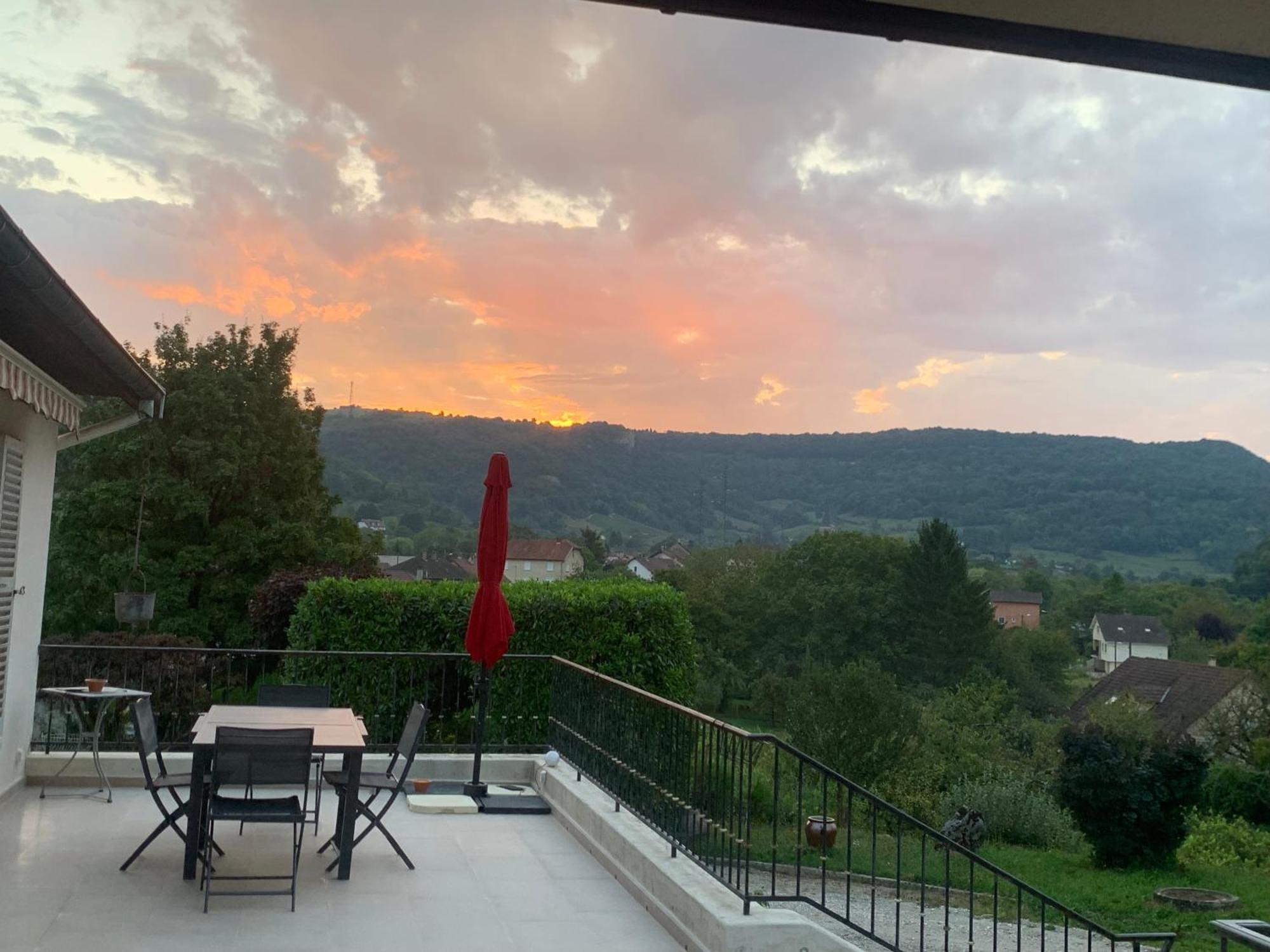Longue Vue En Arbois Acomodação com café da manhã Exterior foto