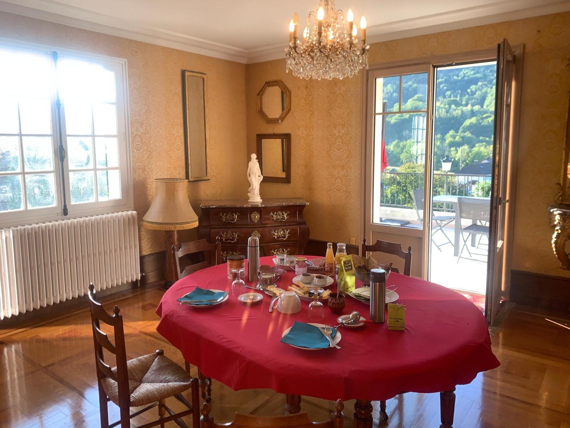 Longue Vue En Arbois Acomodação com café da manhã Exterior foto
